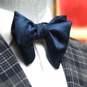 Men's Self-tied Bow Tie 100%Silk Big‎ Butterfly Dark Navy Blue Ornament S691